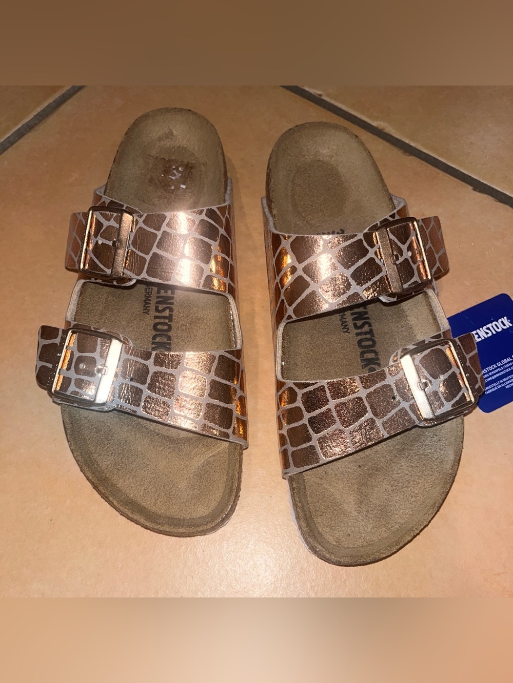 Birkenstock Arizona metallic rose gold sandals size 7